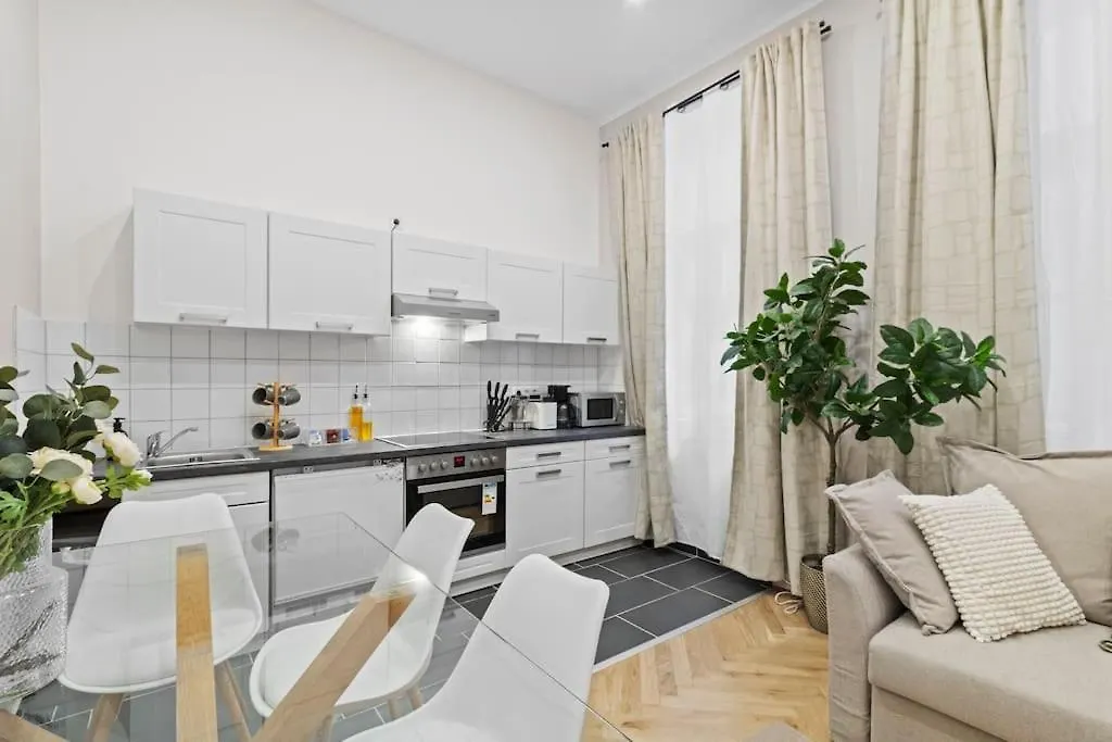 Next To Mariahilferstrasse I Bars, Cafe I Fast Wifi Apartment Vienna 0*,