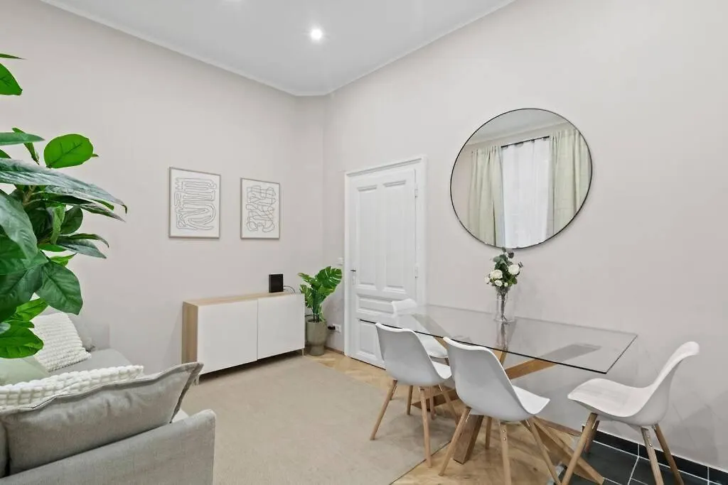 Next To Mariahilferstrasse I Bars, Cafe I Fast Wifi Apartment Vienna
