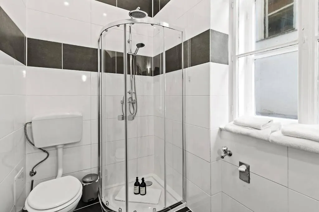 Next To Mariahilferstrasse I Bars, Cafe I Fast Wifi Apartment Vienna